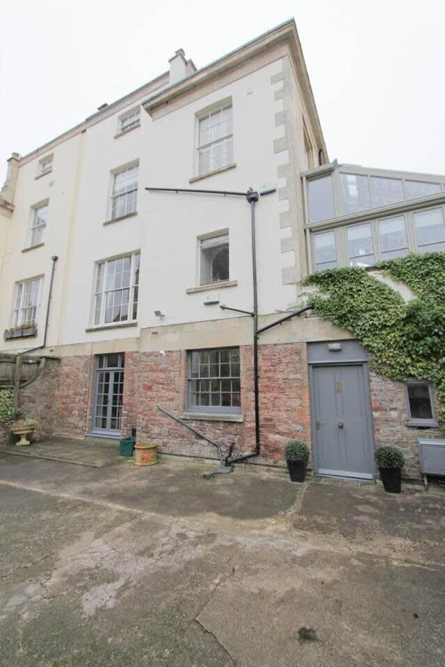 Apartment Large Clifton One Bed Flat And Parking *