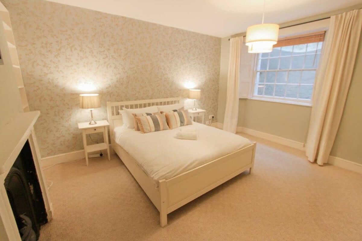 Apartment Large Clifton One Bed Flat And Parking Bristol